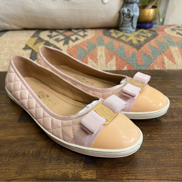 Salvatore Ferragamo “Rufina” $850 Quilted Leather Vara Bow Sneaker Flats US10 M - Picture 1 of 13